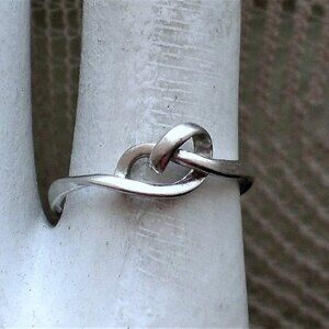 Beautiful Vintage Designer Solid Platinum Pt 950 Love Knot Ring Size 5-5.25
